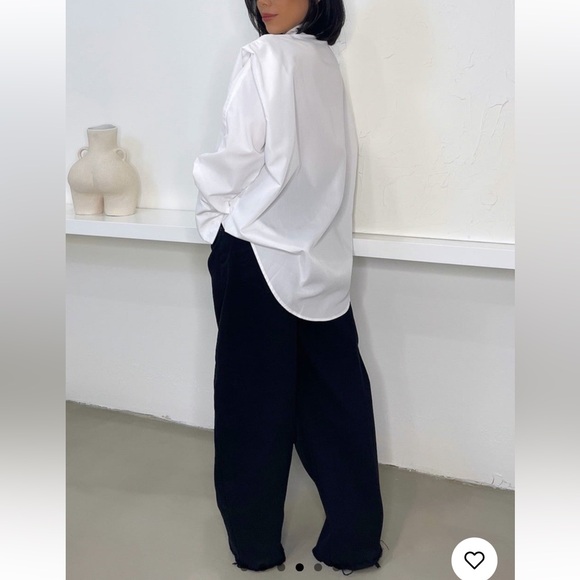 Oversized white button up with tie - Picture 3 of 9